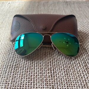 Ray-Ban Sunglasses Aviator Large w/Gold Metal Frame & Green Mirror Lens.